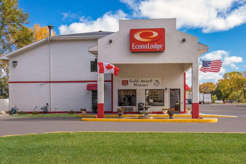Econo Lodge Гранд-Форкс Экстерьер фото