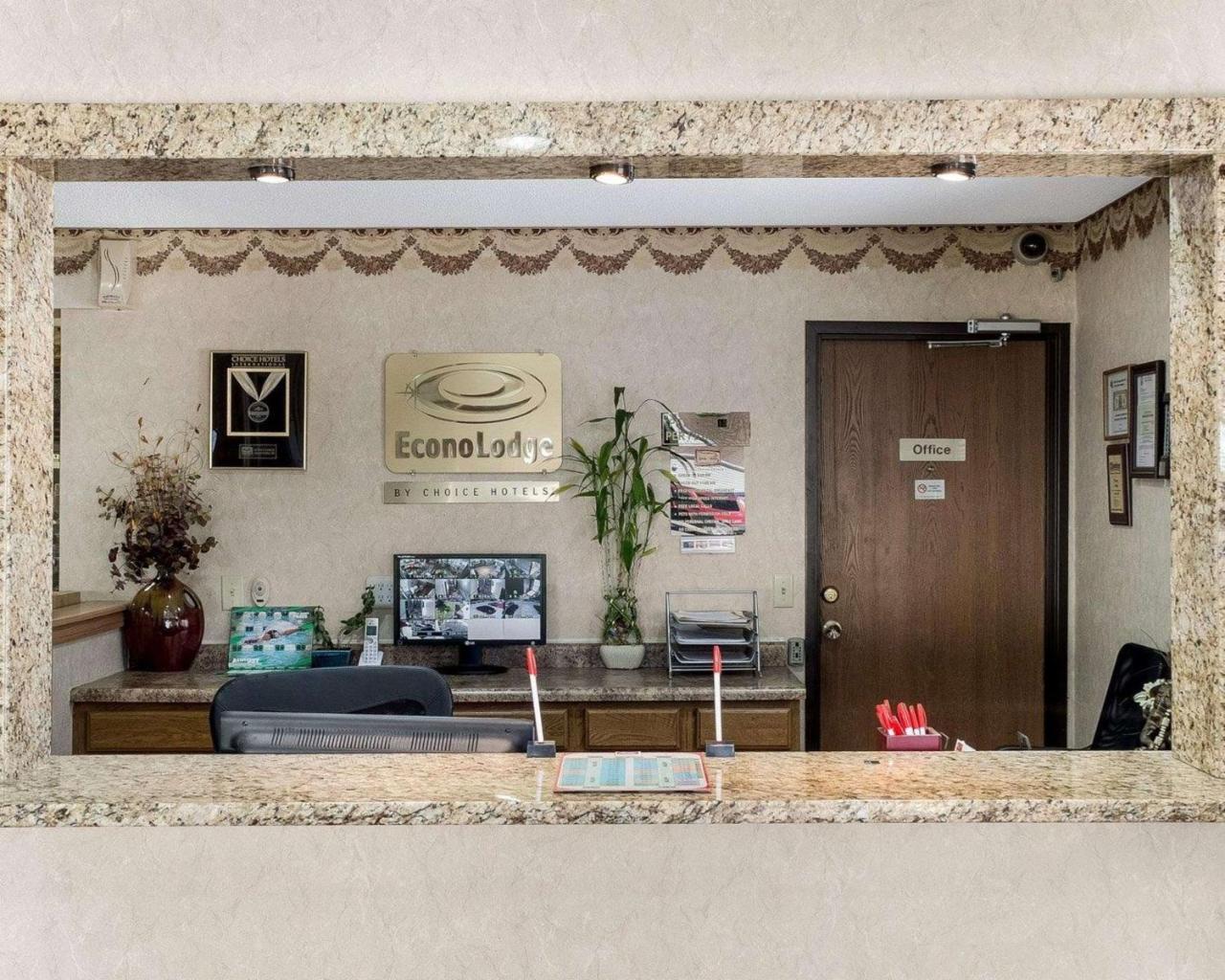 Econo Lodge Гранд-Форкс Экстерьер фото